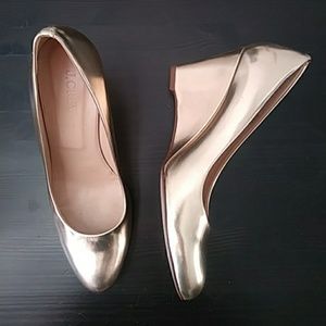 Jcrew sz 6.5 gold metallic leather wedges